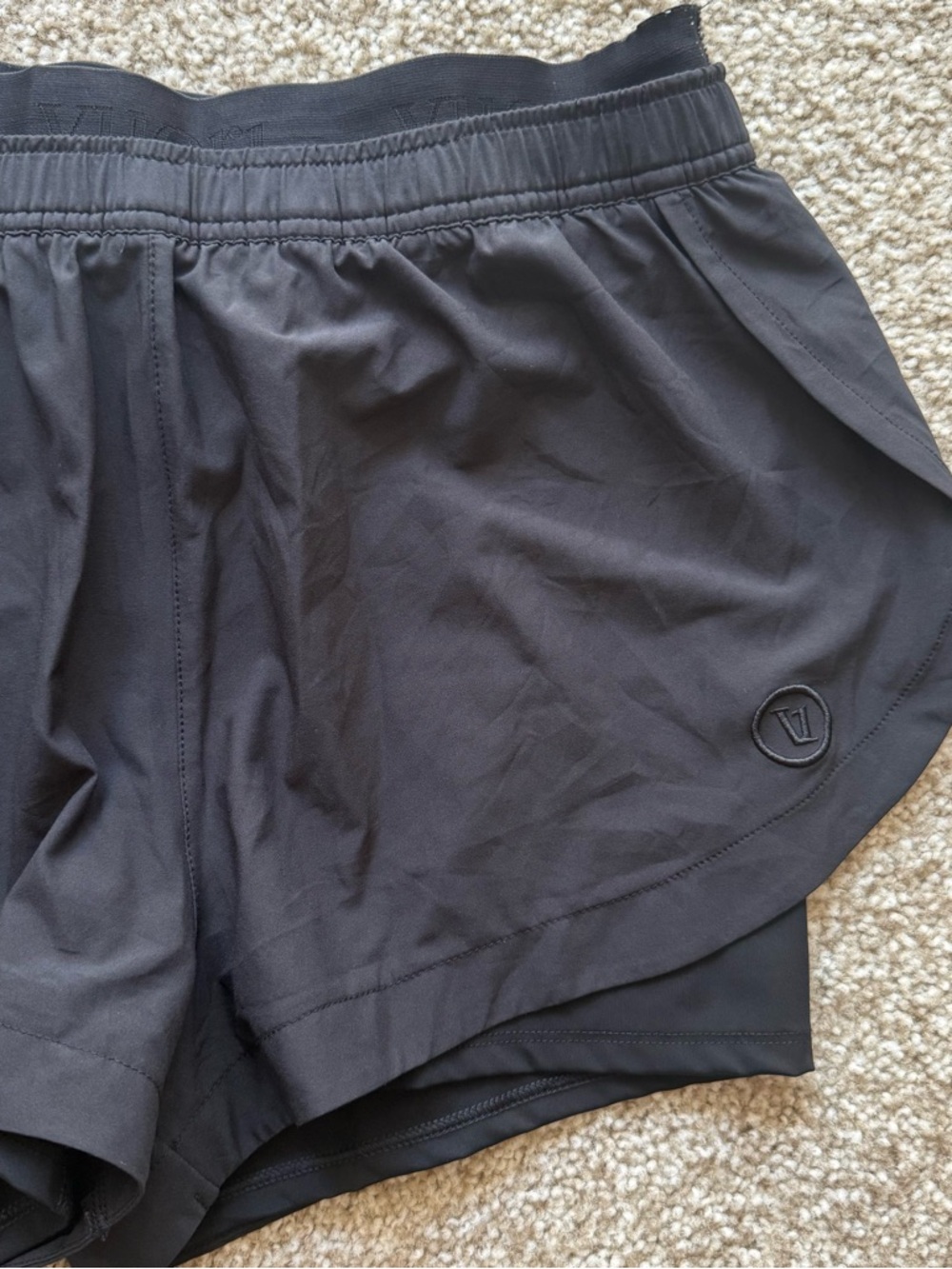 Vuori Luna Shorts - Picture 3 of 3